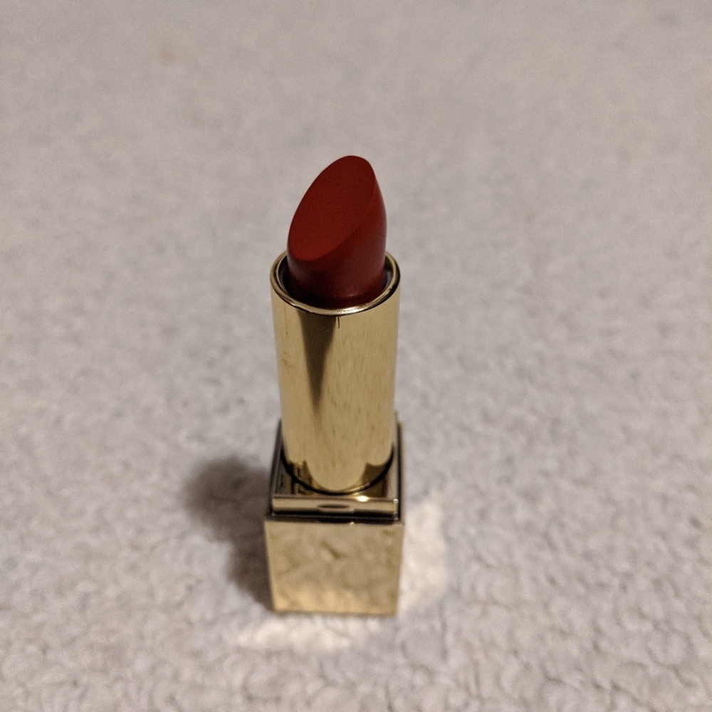 Estée Lauder lipstick in Persuasive